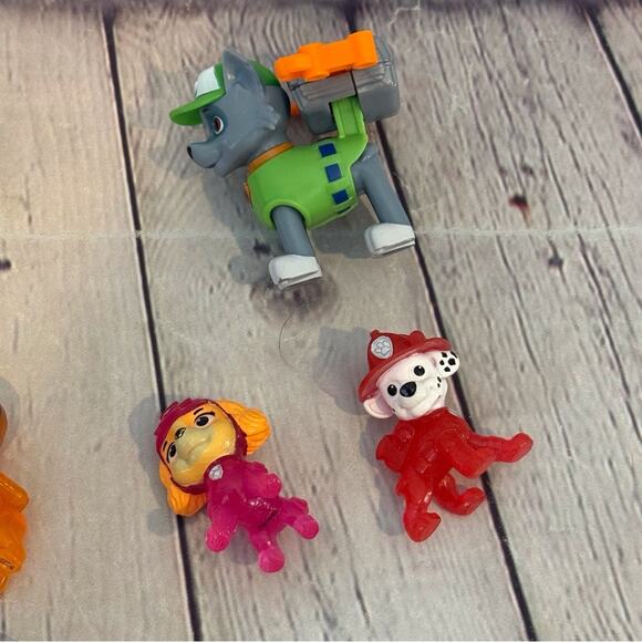 Paw Patrol Lot of 6 Figures - Picture 2 of 5